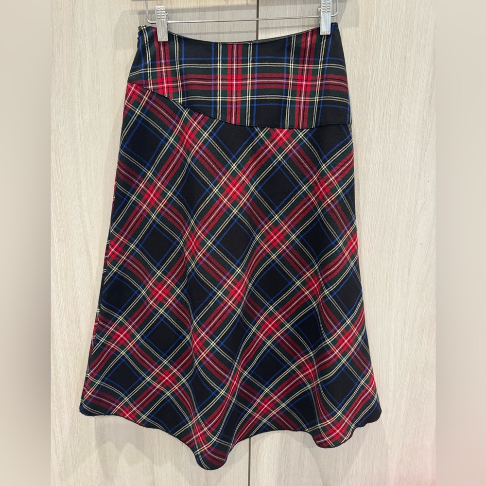 Casual Corner Asymmetrical Plaid Skirt - Red and Black Sz 0p - Picture 2 of 5